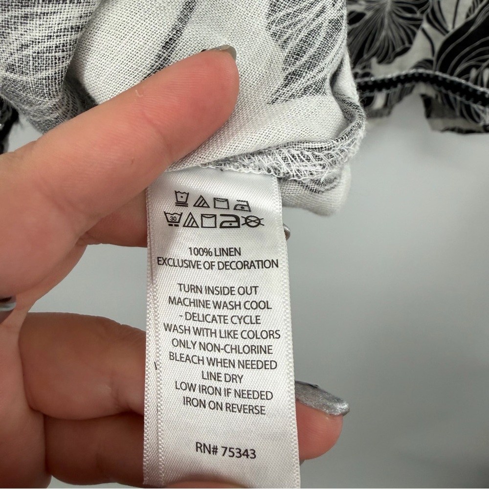 Tahari 100% Linen Black and White Floral Top - Picture 7 of 7